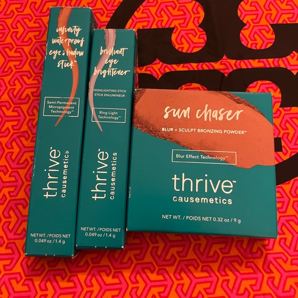 Thrive Causemetics Teal and Orange Makeup Collection - Picture 1 of 3